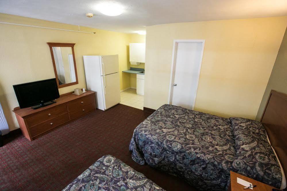Days Inn By Wyndham Elmsford Exterior foto